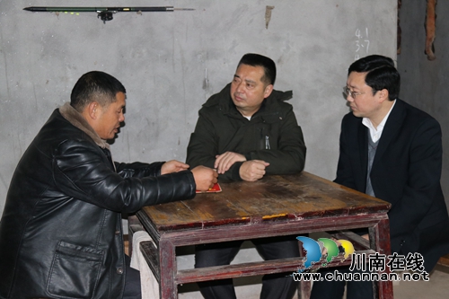 瀘縣政協(xié)副主席童執(zhí)全到百和鎮(zhèn)開展春節(jié)“送溫暖”活動(dòng)