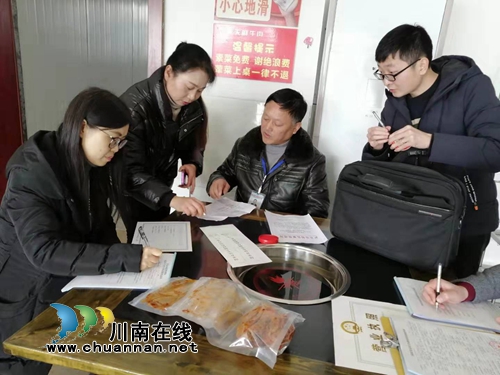 瀘縣云錦市場監(jiān)管所開展春節(jié)食品專項抽檢(圖2)