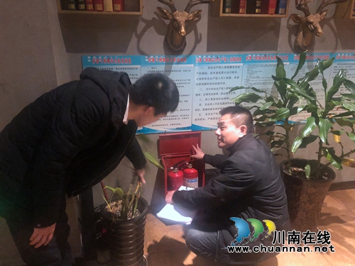 江陽(yáng)區(qū)華陽(yáng)街道龍馳社區(qū)開(kāi)展節(jié)前安全生產(chǎn)大檢查