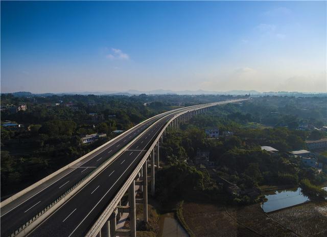 川渝兩地又增一條高速！榮昌至瀘州（四川境）高速公路建成
