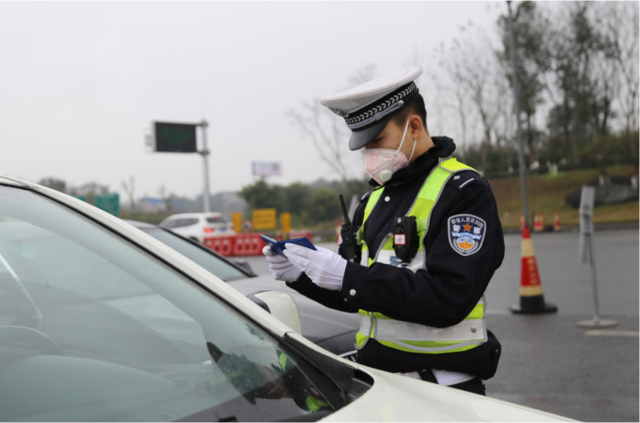 江陽區(qū)806個基層黨組織黨員投入疫情防控“阻擊戰(zhàn)”(圖4)