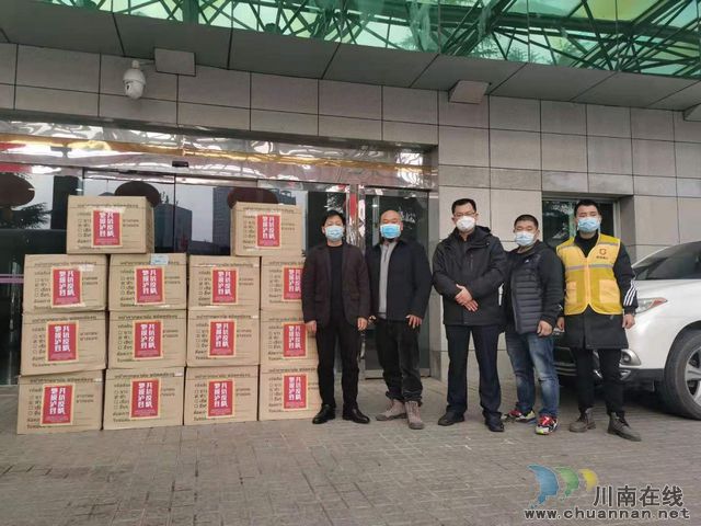 瀘縣企業(yè)捐贈(zèng)1萬(wàn)只口罩助力戰(zhàn)疫情(圖2)