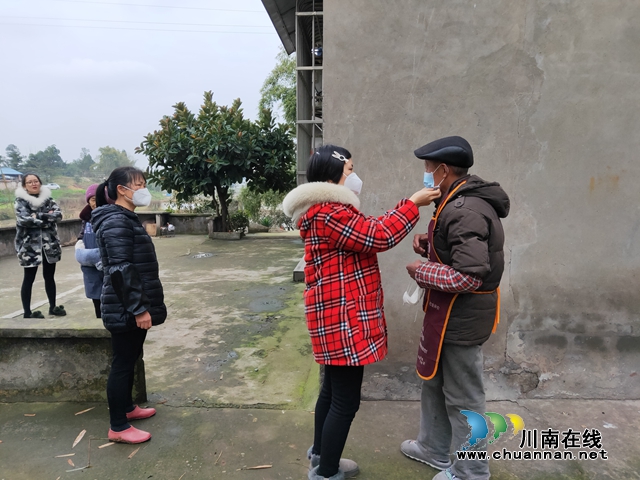 瀘縣云龍鎮(zhèn)：黨建引領(lǐng) 社會助力 鐵肩義膽抗疫情(圖2)