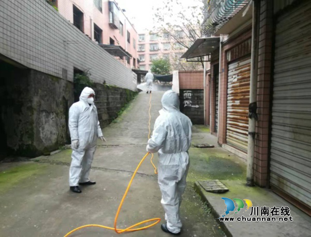 瀘縣市場監(jiān)督管理局黨員干部：抗疫一線的“一抹藍”(圖2)