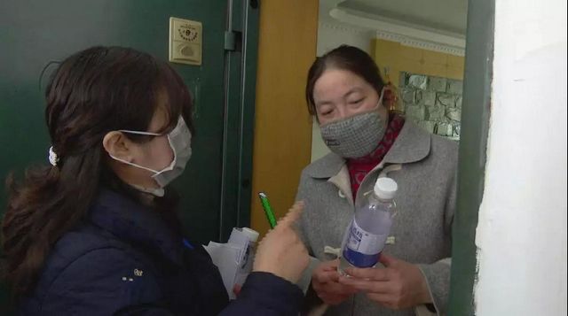 消毒酒精拿到了！宜賓翠屏區(qū)首批1.2萬瓶開始免費分發(fā)！(圖4)