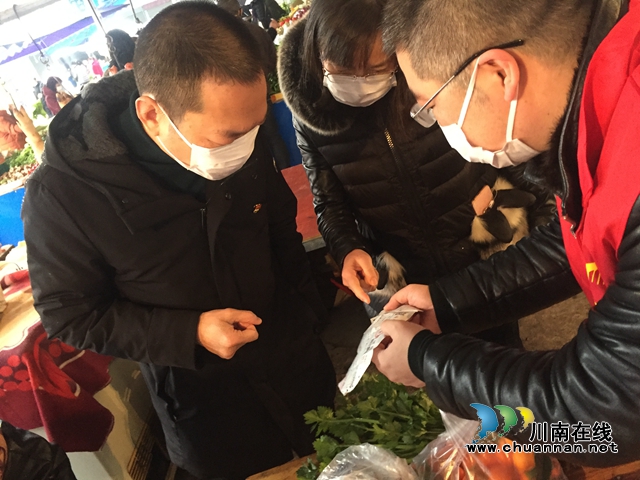 江陽區(qū)茜草街道：身先士卒控疫情 人大代表在行動