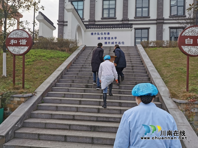 瀘縣綜合行政執(zhí)法局：愛心捐贈暖人心 眾志成城抗疫情(圖4)