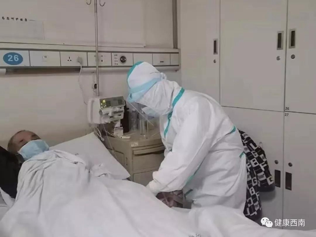 西南醫(yī)大附院的90后：穿上盔甲的“孩子”，他們是朝氣蓬勃的戰(zhàn)士！(圖6)