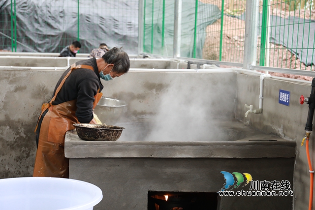 龍馬潭區(qū)臨時活禽集中屠宰場建成投用 日屠宰量達(dá)5000余只(圖6)