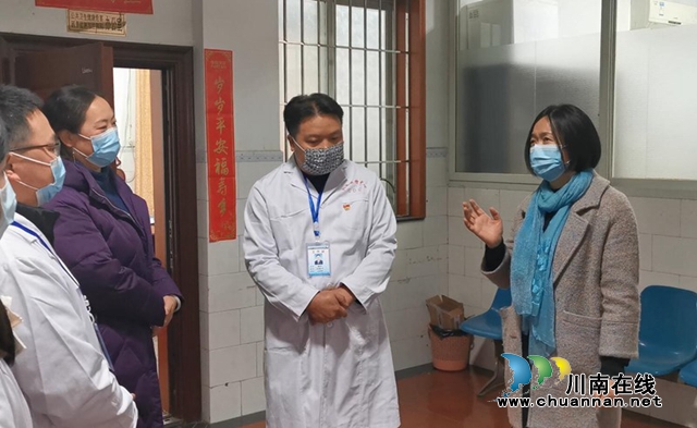 納溪區(qū)委書記徐利：全民健康素養(yǎng)教育要從娃娃抓起(圖2)