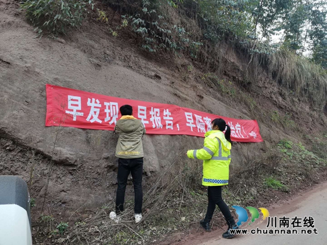 瀘縣喻寺鎮(zhèn)00后志愿者王福林：疫情防控磕掉門牙不后悔(圖3)