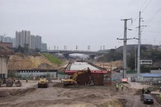 最新！川南城際鐵路內(nèi)江段復(fù)工拉開“戰(zhàn)幕”(圖3)