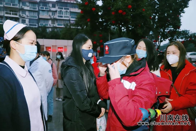 【西南醫(yī)大中醫(yī)院?有獎征集】記錄感動，贏取現金大獎！(圖1)