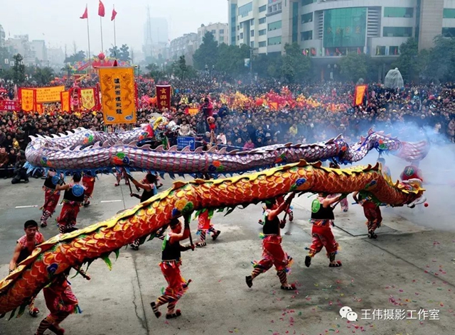 二月二，龍?zhí)ь^！||王偉鄉(xiāng)愁攝影作品《龍在民間》賞析(圖7)