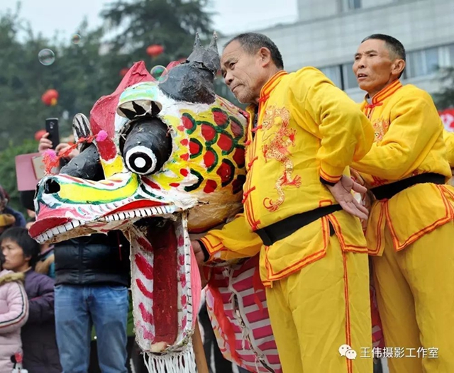二月二，龍?zhí)ь^！||王偉鄉(xiāng)愁攝影作品《龍在民間》賞析(圖45)