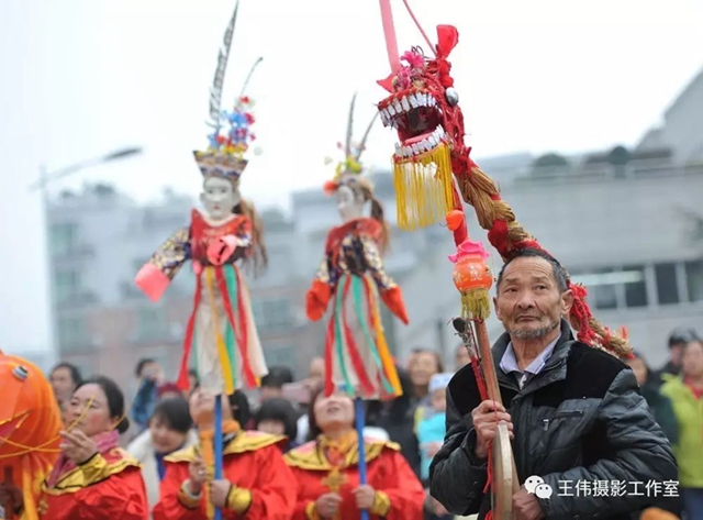 二月二，龍?zhí)ь^！||王偉鄉(xiāng)愁攝影作品《龍在民間》賞析(圖50)