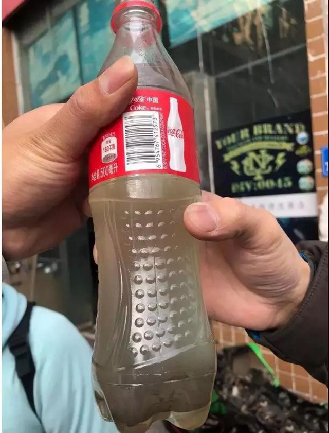 時隔半年，自貢這家加油站再出“渣草”？(圖3)