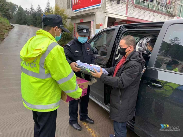 瀘州江陽(yáng)：護(hù)航抗疫一線 警務(wù)保障跑在時(shí)間前面