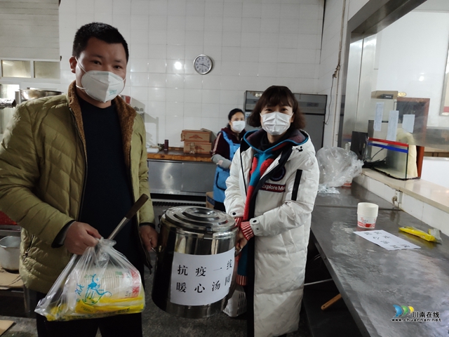 瀘州江陽：護航抗疫一線 警務保障跑在時間前面(圖2)