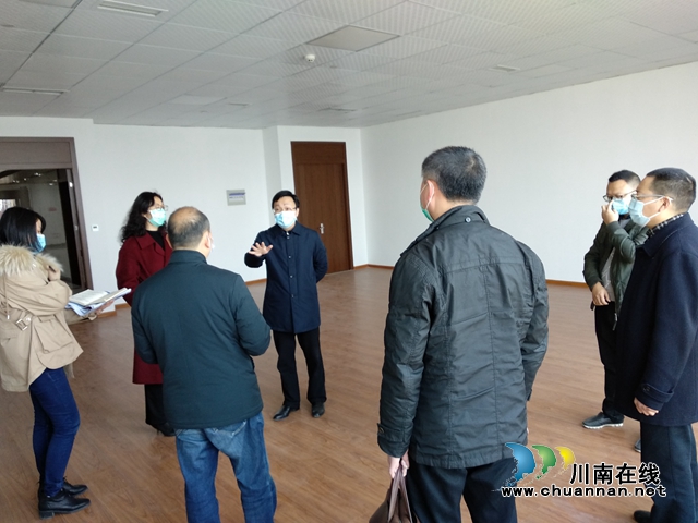 瀘州高新區(qū)黨工委委員、組織部部長、統(tǒng)戰(zhàn)部部長劉峰帶隊(duì)到眾創(chuàng)中心大樓指導(dǎo)服務(wù)企業(yè)疫情防控與復(fù)工復(fù)產(chǎn)工作(圖2)