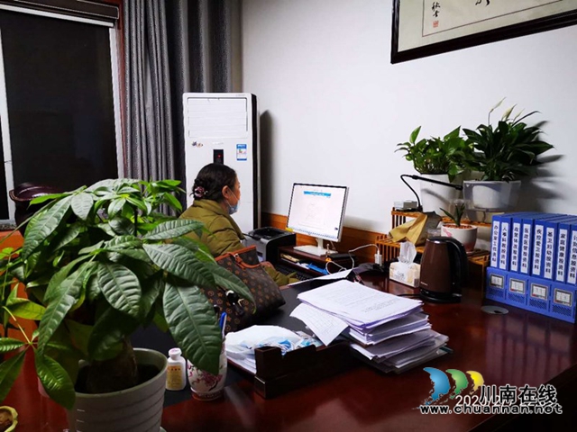 納溪區(qū)衛(wèi)生健康局巾幗抗疫展風(fēng)采