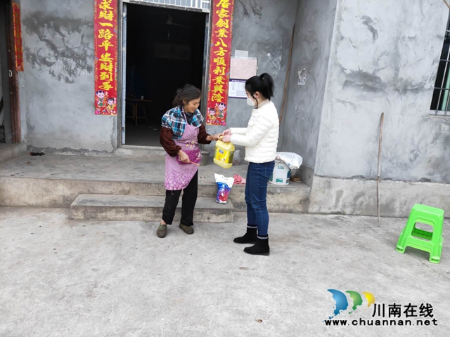 合江縣應(yīng)急管理局開(kāi)展脫貧攻堅(jiān)幫扶和婦女節(jié)走訪慰問(wèn)