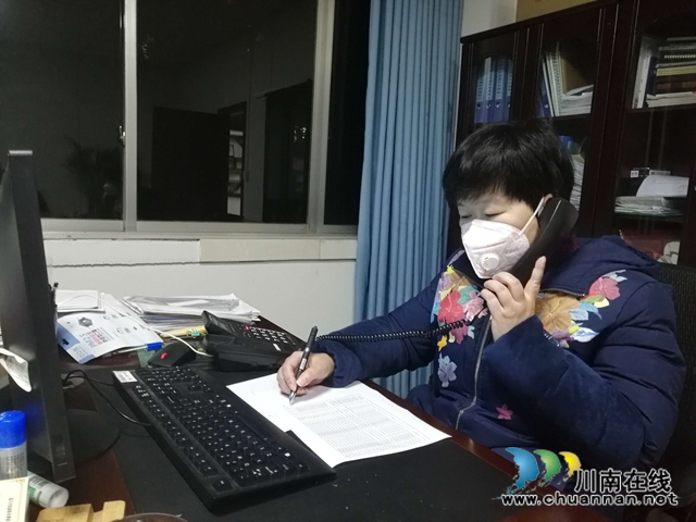 龍馬潭區(qū)紅星街道龍橋子社區(qū)居委會主任賈洪文的抗疫事