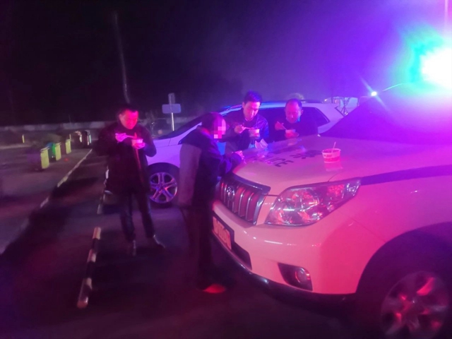 宜賓一逃犯報(bào)警：“病毒嚇人，我要回來(lái)自首”！還要求警方開(kāi)車去廣東接他(圖2)