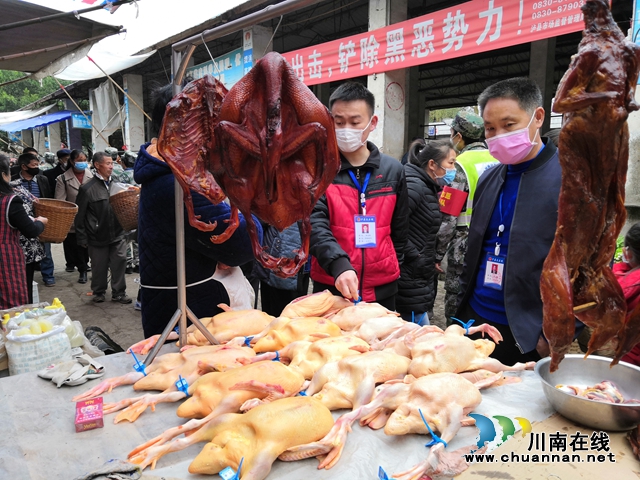 瀘縣立石鎮(zhèn)開展疫情防控期間市場和餐飲店專項(xiàng)檢查