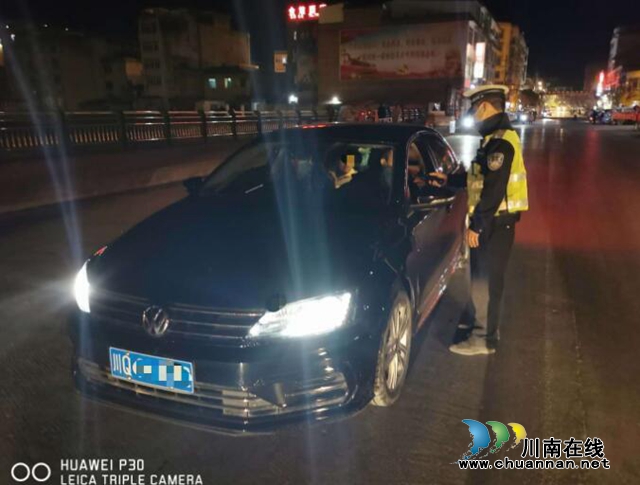 宜賓筠連交警大隊(duì)開展夜查酒、醉駕違法行為集中整治行動(dòng)