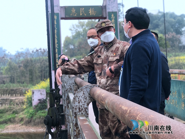 瀘縣縣委常委、人武部政委金林松到百和鎮(zhèn)、立石鎮(zhèn)督導(dǎo)河長制工作(圖3)
