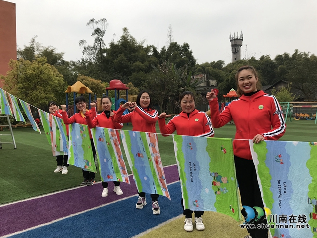 瀘縣立石鎮(zhèn)：暖心！孩子們，老師在這兒等你