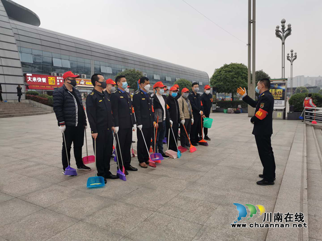 龍馬潭區(qū)綜合行政執(zhí)法局開(kāi)展愛(ài)國(guó)衛(wèi)生運(yùn)動(dòng)“周末衛(wèi)生大掃除”