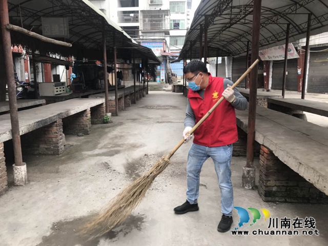 愛國衛(wèi)生大掃除 瀘縣潮河青年在行動(圖2)