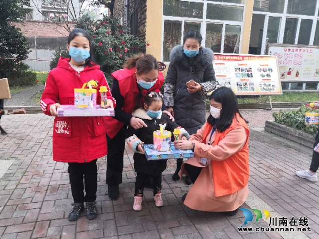 瀘縣玉蟾街道朝陽(yáng)社區(qū)黨委書記陳霞的防疫故事(圖7)
