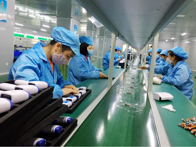 火力全開！宜賓這個(gè)企業(yè)1天能生產(chǎn)20萬個(gè)口罩，還有8000只溫度計(jì)