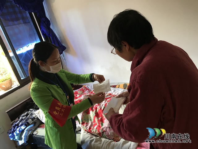 龍馬潭區(qū)小市街道：小小口罩顯關(guān)懷(圖2)