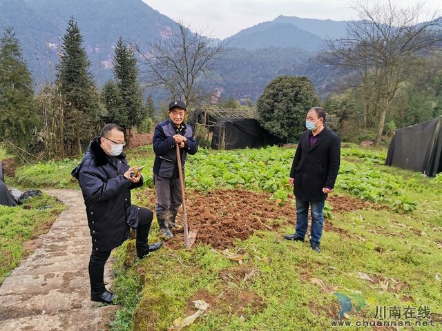四川警察學(xué)院：伴著脫貧攻堅的沖鋒號前進(jìn)(圖4)