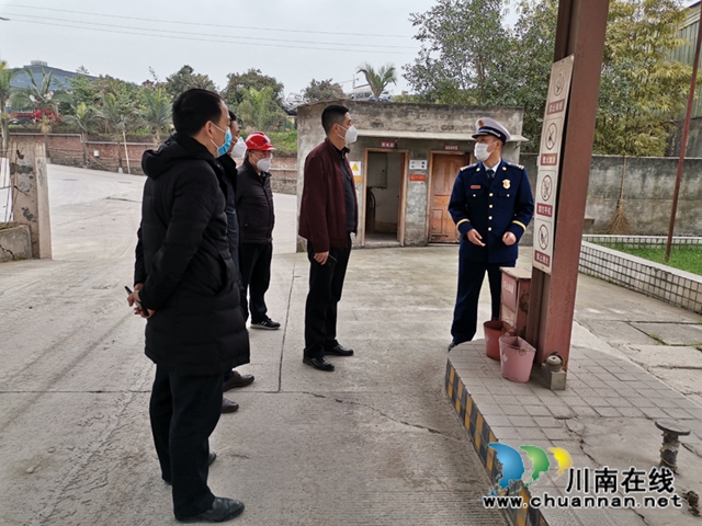 瀘州消防支隊(duì)：“線上線下”雙線作戰(zhàn) 堅(jiān)決打贏復(fù)工復(fù)產(chǎn)消防保衛(wèi)戰(zhàn)(圖6)