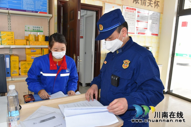 瀘州消防支隊(duì)：“線上線下”雙線作戰(zhàn) 堅(jiān)決打贏復(fù)工復(fù)產(chǎn)消防保衛(wèi)戰(zhàn)(圖3)