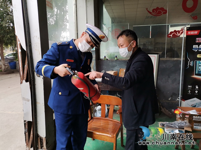 瀘州消防支隊(duì)：“線上線下”雙線作戰(zhàn) 堅(jiān)決打贏復(fù)工復(fù)產(chǎn)消防保衛(wèi)戰(zhàn)(圖10)
