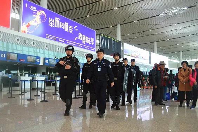 瀘州黑衣男，不滿防疫措施“劫持”飛機(jī)？(圖10)
