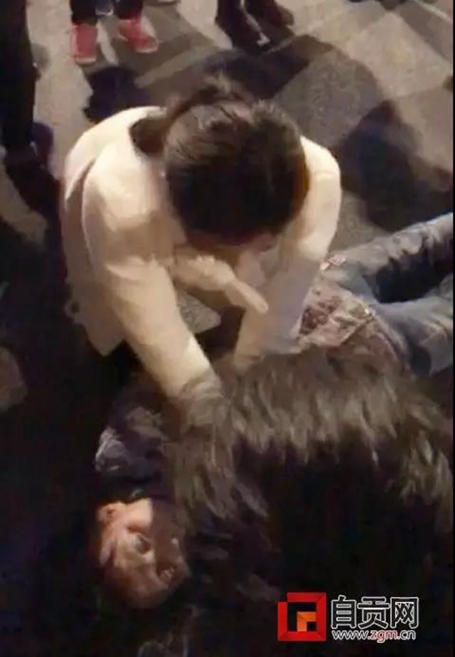 2019年度感動四川人物揭曉 自貢“跪地救人最美護士”曾正輝上榜(圖2)