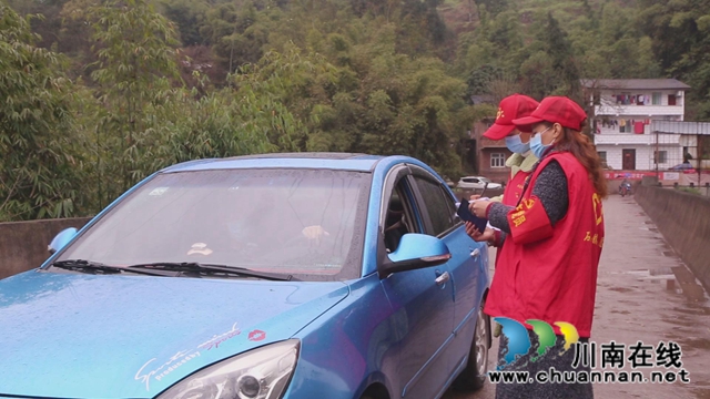 合江最美巾幗奮斗者：基層女干部，共筑防疫墻(圖2)