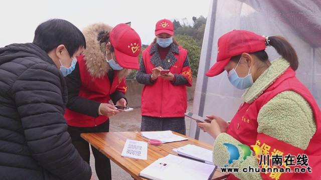 合江最美巾幗奮斗者：基層女干部，共筑防疫墻(圖3)