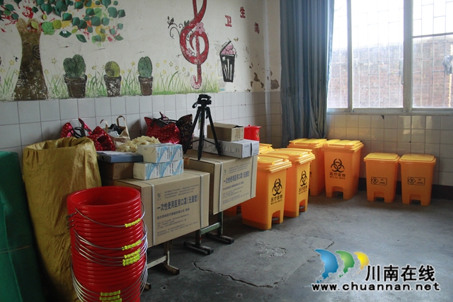瀘縣建校開學(xué)復(fù)課準(zhǔn)備工作接受縣級(jí)評(píng)估檢查(圖11)