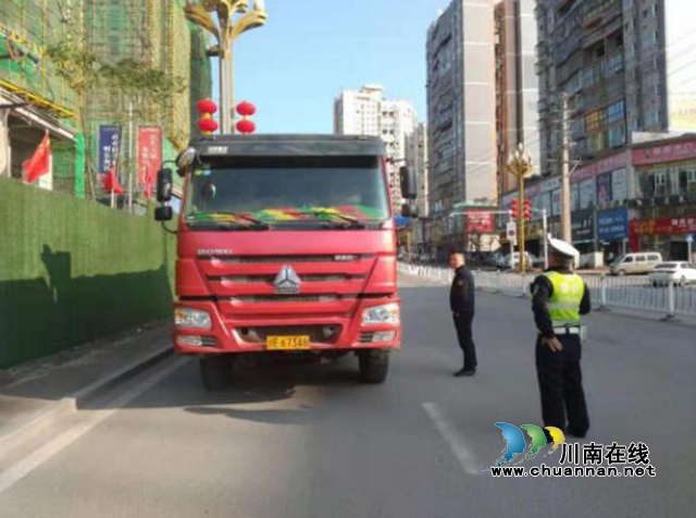 古藺縣綜合行政執(zhí)法局：狠抓道路揚塵治理  改善城區(qū)空氣質(zhì)量