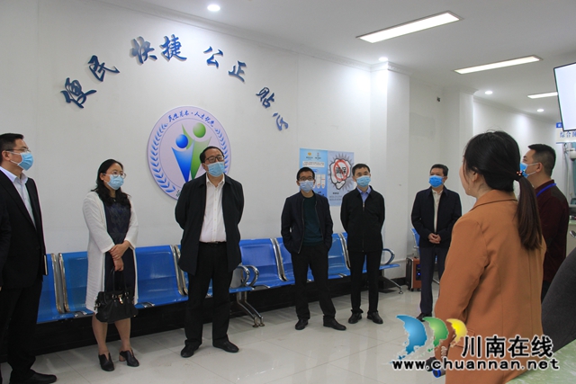 瀘州市人大常委會(huì)到瀘縣云龍鎮(zhèn)調(diào)研醫(yī)療保障工作(圖4)