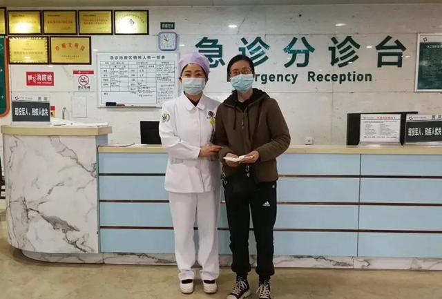 失去親人，他們竟然對醫(yī)護人員做了······(圖1)