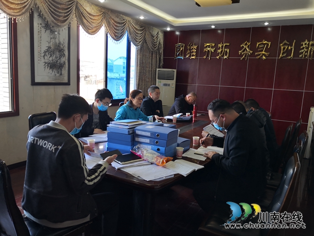 瀘縣脫貧攻堅(jiān)督查小組到云龍鎮(zhèn)督導(dǎo)脫貧攻堅(jiān)工作(圖2)
